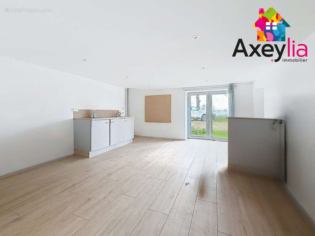 Maison à SAINT-ROMAIN-LA-MOTTE