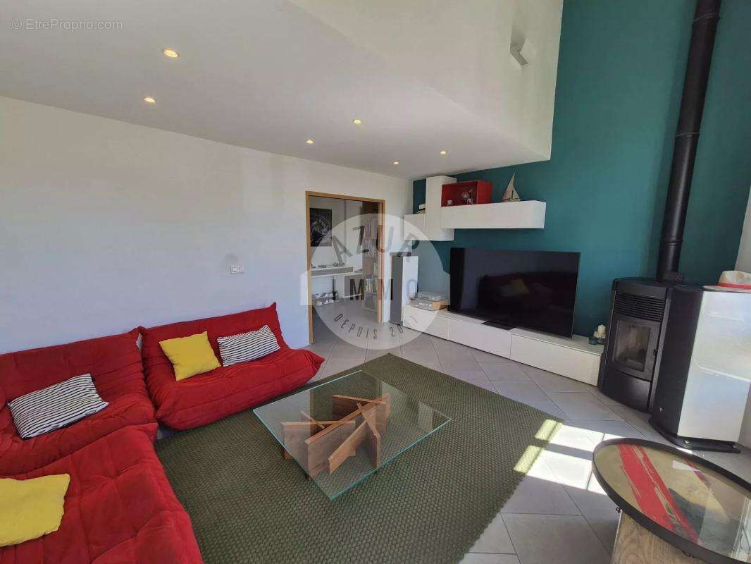 Appartement à ROQUEVAIRE