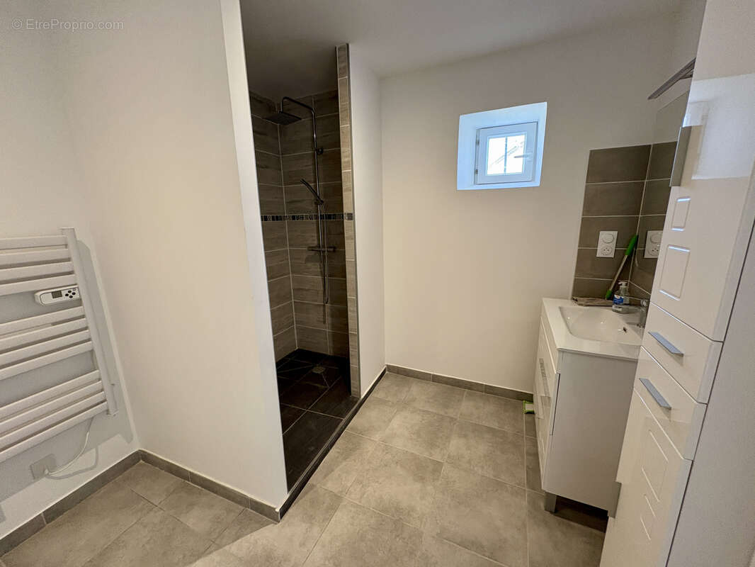 Maison à PUJOLS-SUR-CIRON