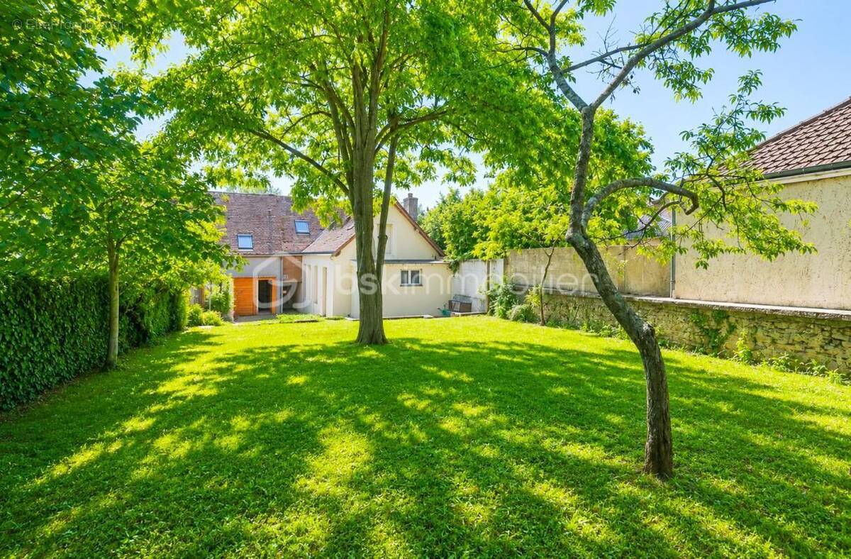 Maison à BONNETABLE