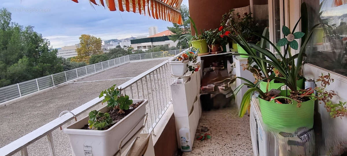 Appartement à MARSEILLE-9E