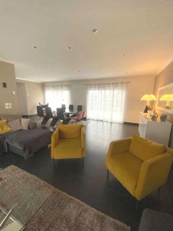 Maison à AMBARES-ET-LAGRAVE