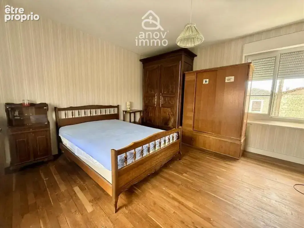 Maison familiale avec nombreuses dépendances à CHAMPNIERS - photo 11