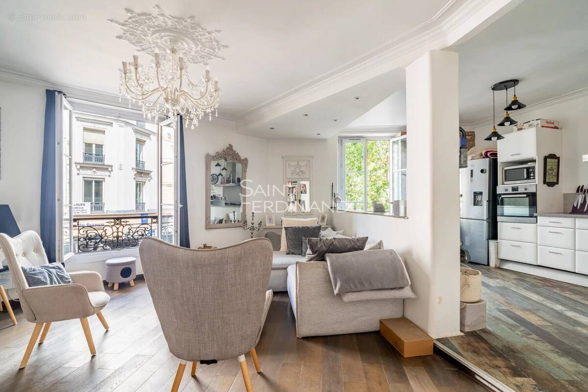 Appartement à PARIS-17E