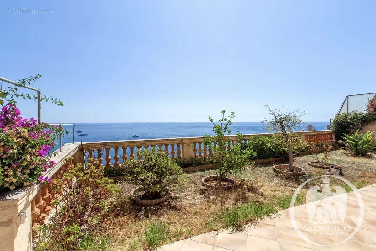 Appartement à ROQUEBRUNE-CAP-MARTIN