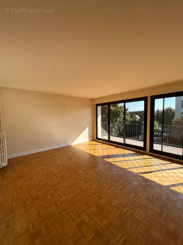 Appartement à SAINT-MAUR-DES-FOSSES