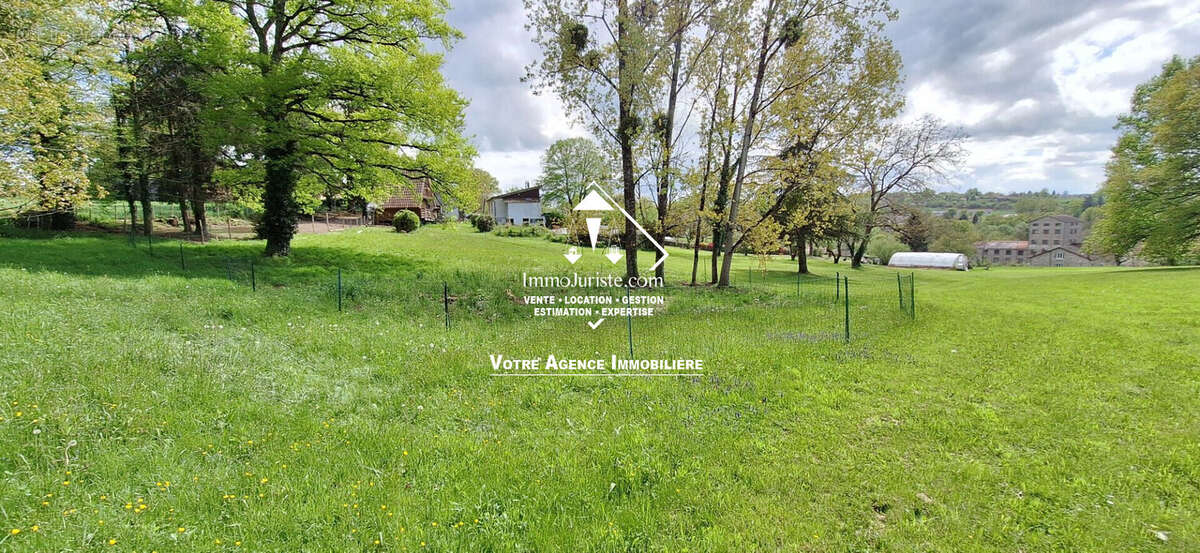 Terrain à AIXE-SUR-VIENNE