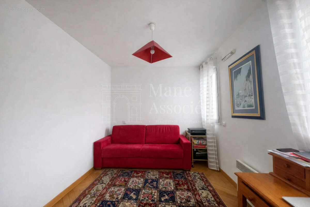 Appartement à COURBEVOIE