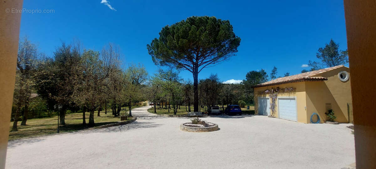 Maison à MEOUNES-LES-MONTRIEUX