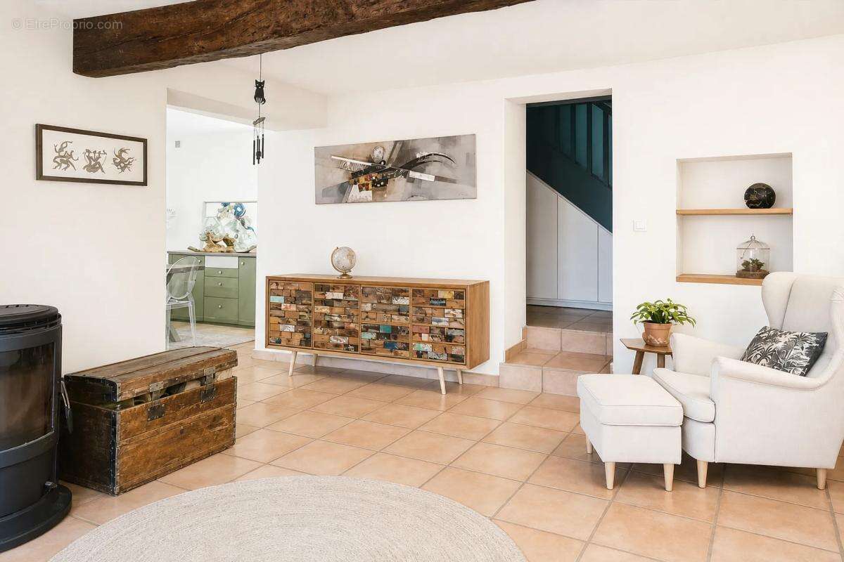 Propriété familiale avec espace bien-être et 8 600 m² de nature - photo 5