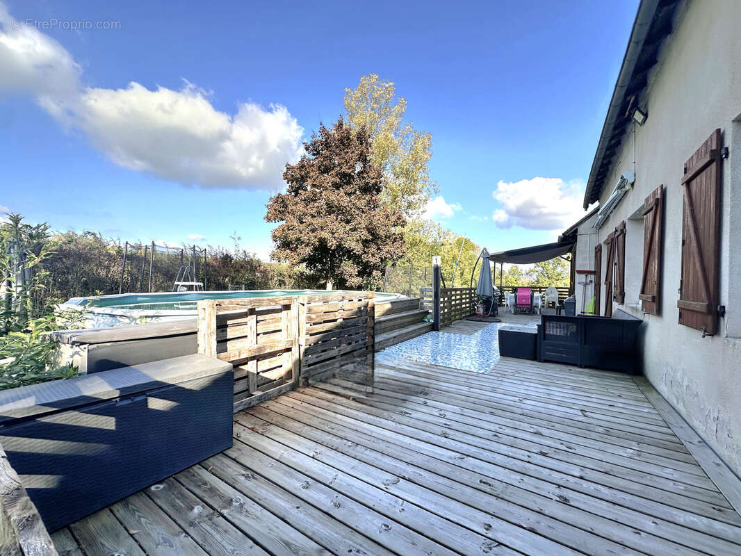 Maison à VERNEUIL-EN-BOURBONNAIS