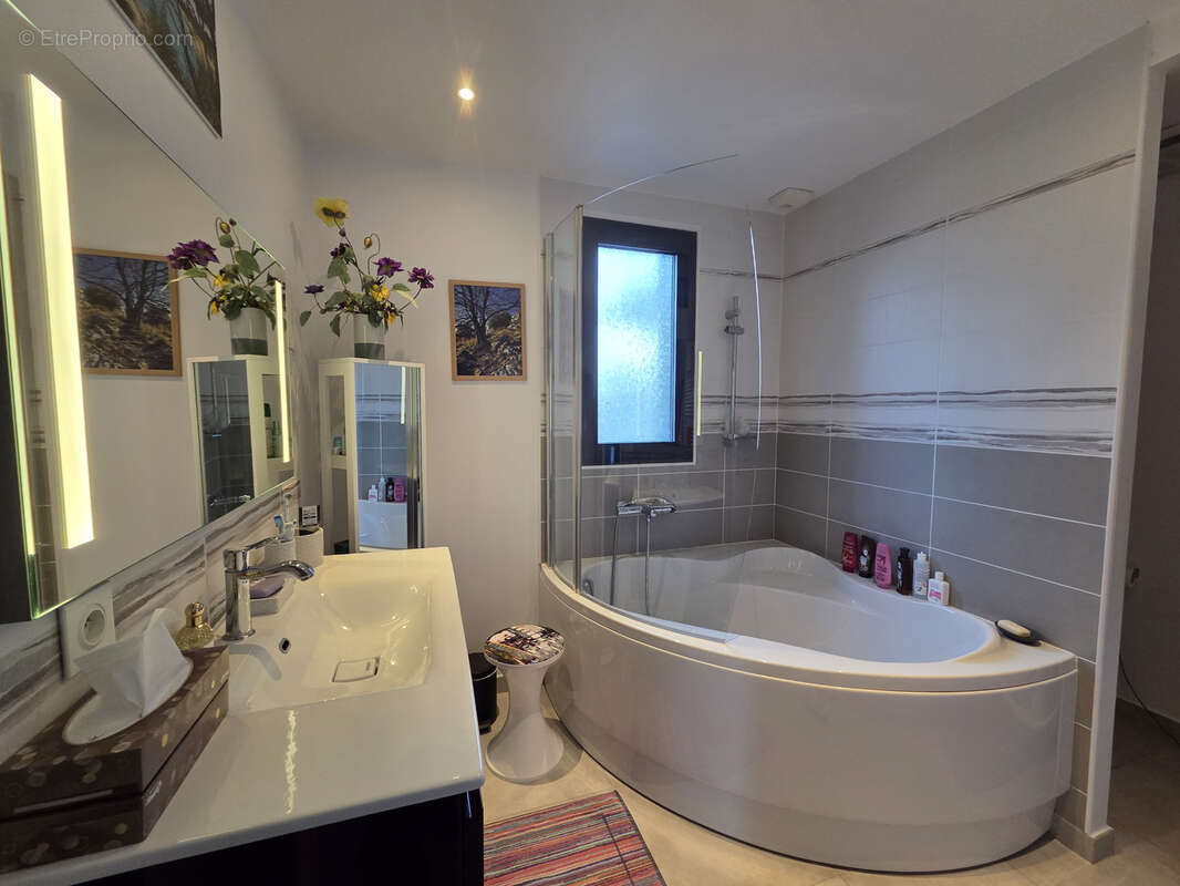 Appartement à BELLERIVE-SUR-ALLIER