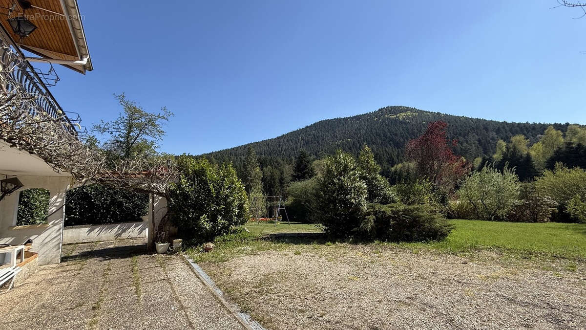 Maison à TAINTRUX