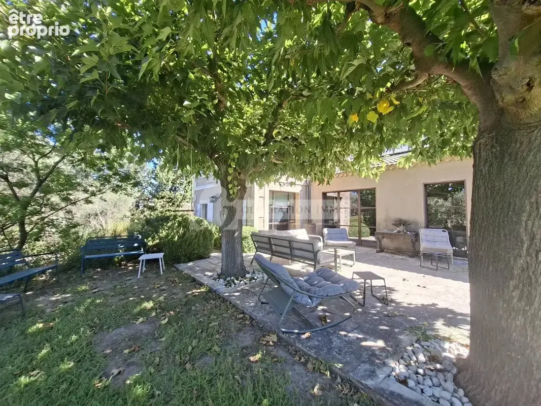 Fontvieille - Maison familiale 5 chambres sur parcelle de 1850m2 - photo 28