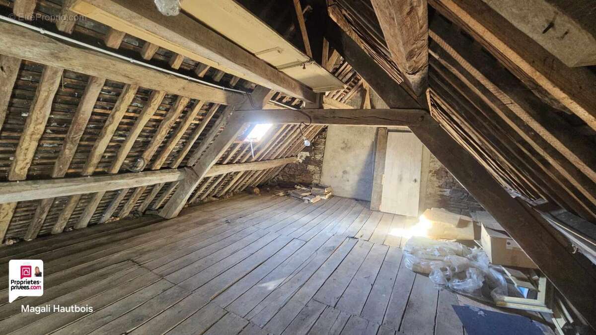 Maison à SAINT-HILAIRE-DU-HARCOUET