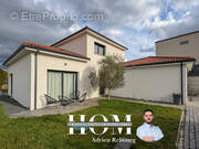 Maison à LES MARTRES-D'ARTIERE