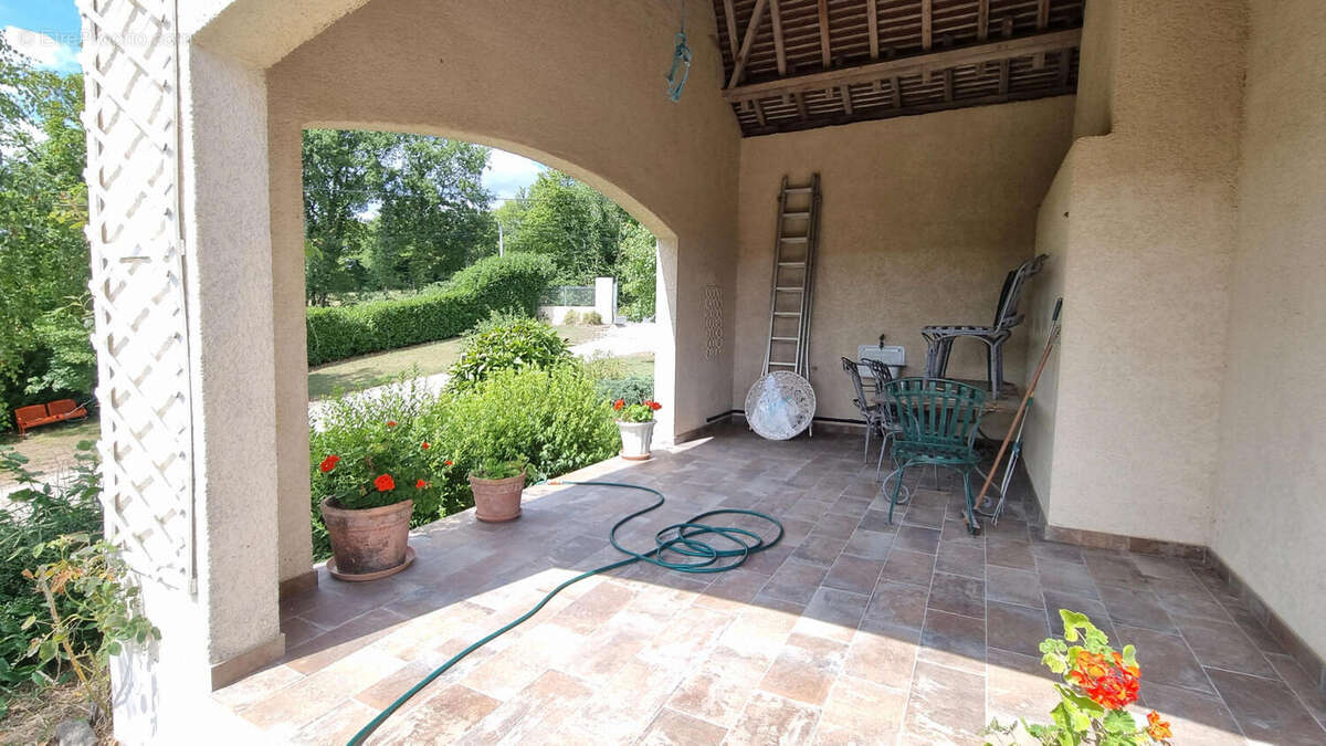 Villa proche centre ville - photo 15