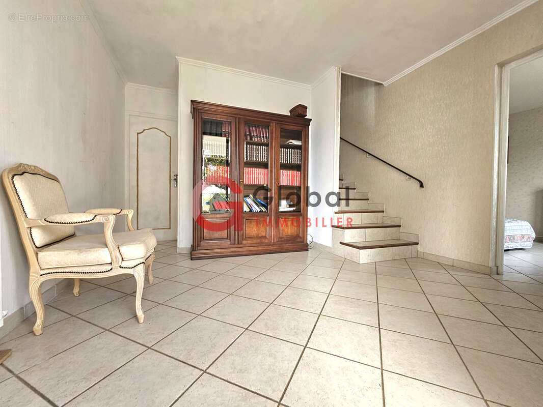 Villa familiale 142 m2/ 635 m2 garage et atelier - photo 7