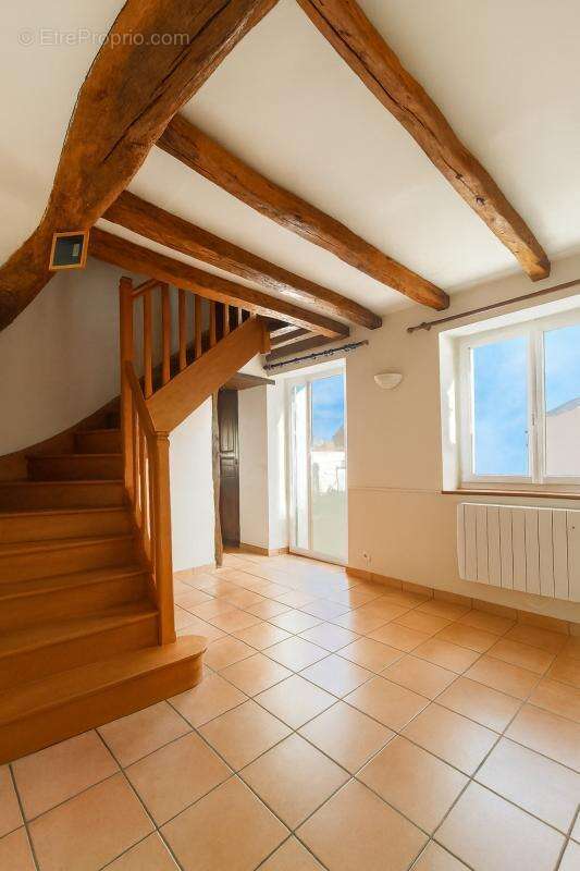 Maison à CHAMPIGNY-LE-SEC