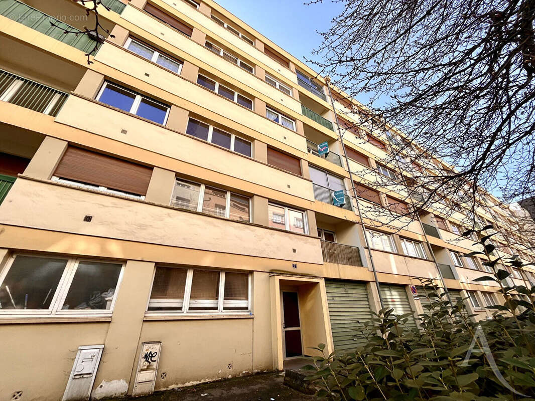 Appartement F3 Metz gare - 2 chambres et cave - photo 11