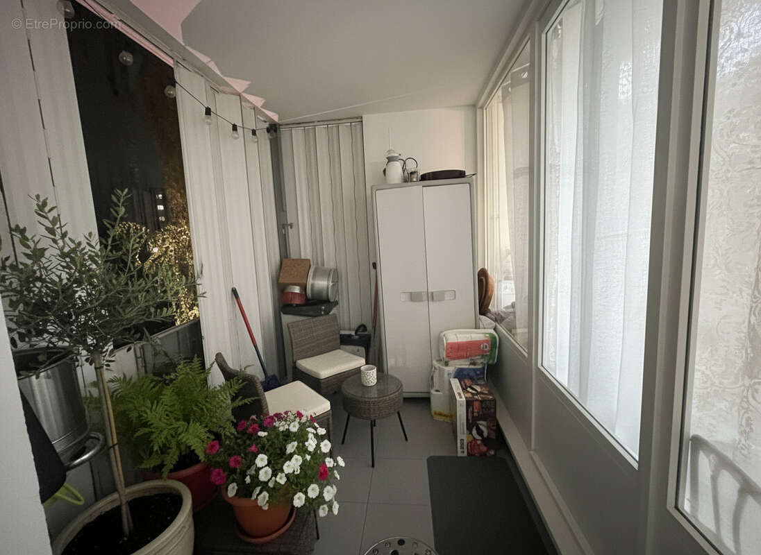 Appartement à SARTROUVILLE
