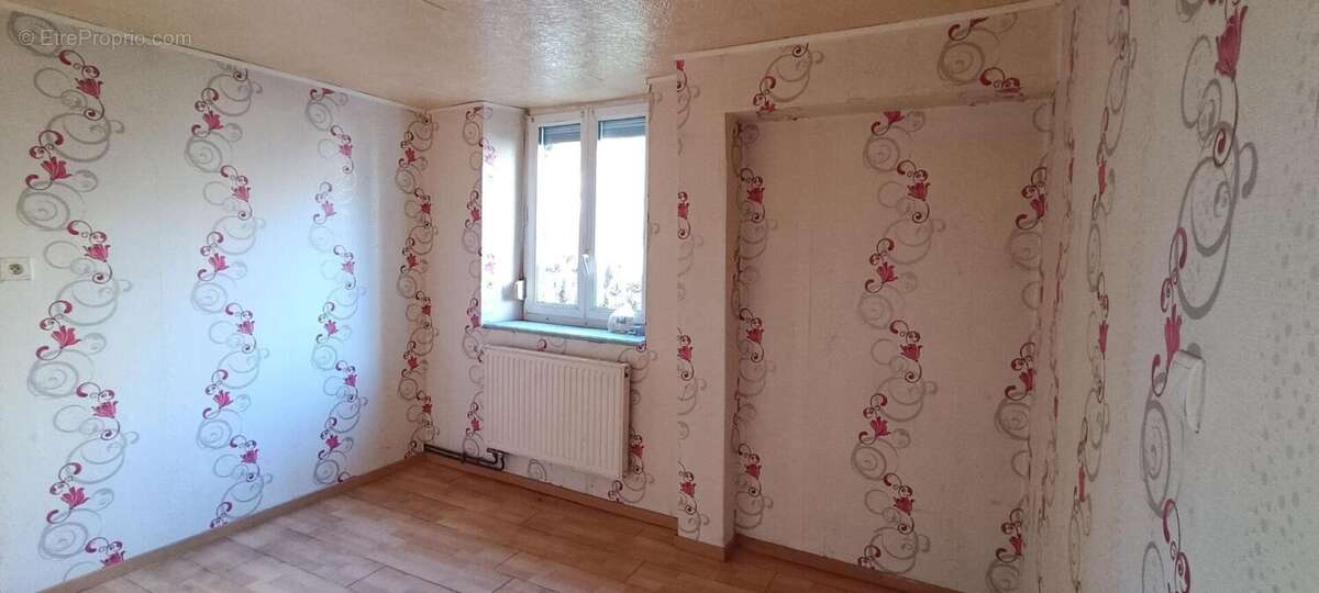 Maison à CONFLANS-SUR-LANTERNE