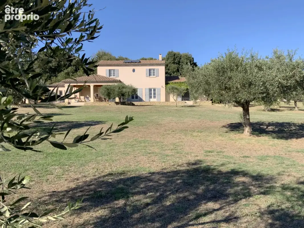 Propriété située à Uzès dans un secteur résidentiel. - photo 7