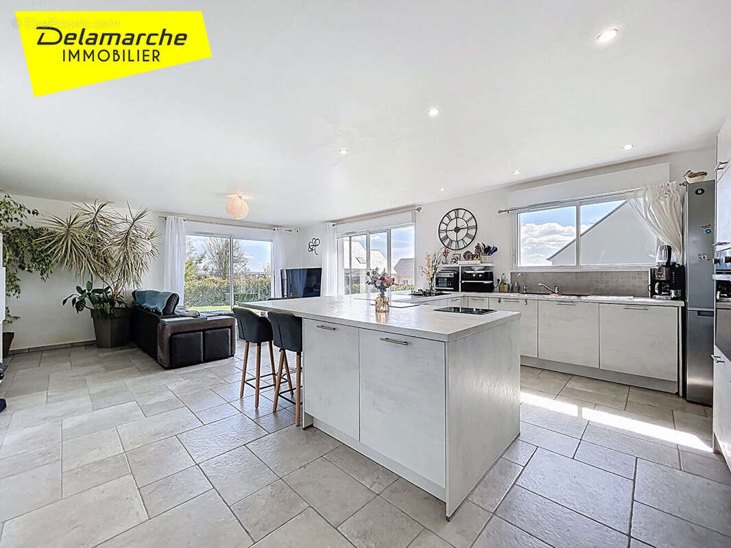 Maison à NOTRE-DAME-DE-CENILLY