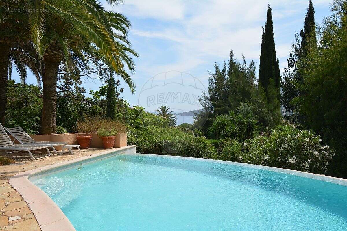 Maison à THEOULE-SUR-MER