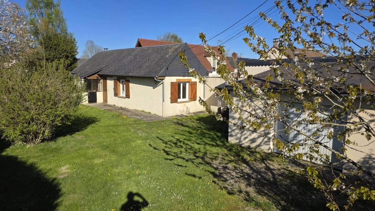 Maison à MOLIENS