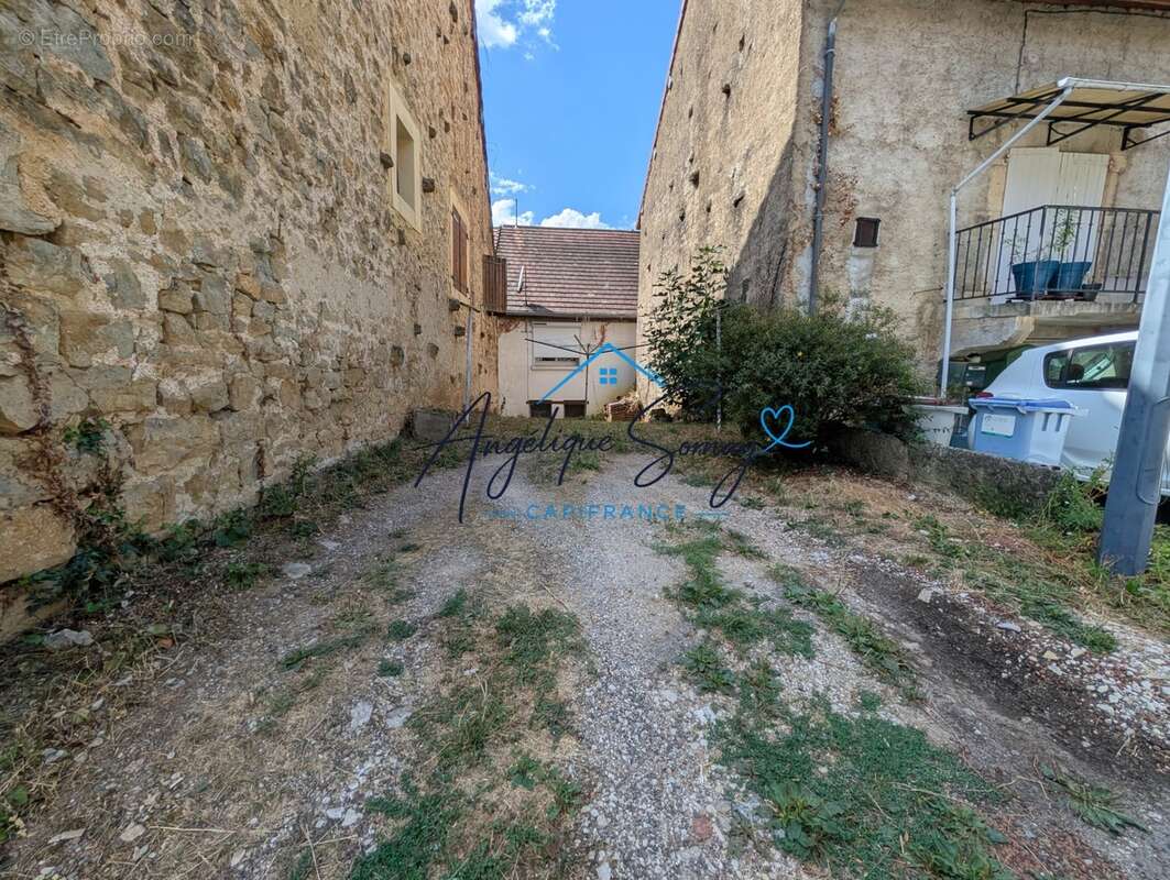 Chille – maison de village mitoyenne de 160 m² avec garage, stationnement - photo 31