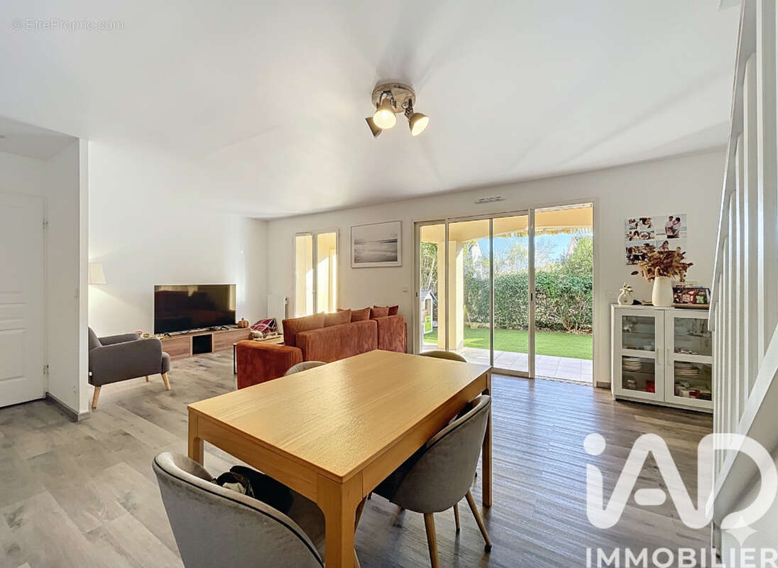 Photo 7 - Maison à ROQUEBRUNE-SUR-ARGENS