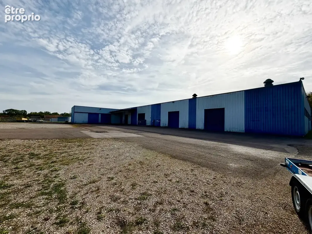Vente ensemble immobilier industriel de 3 660 m2, sur terrain de 21 181 m2 LURE - photo 39