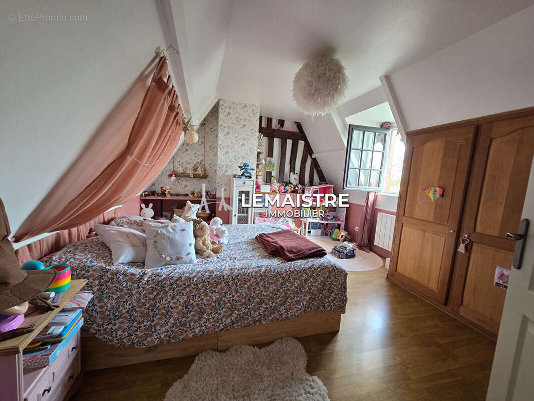 Maison à FRENEUSE