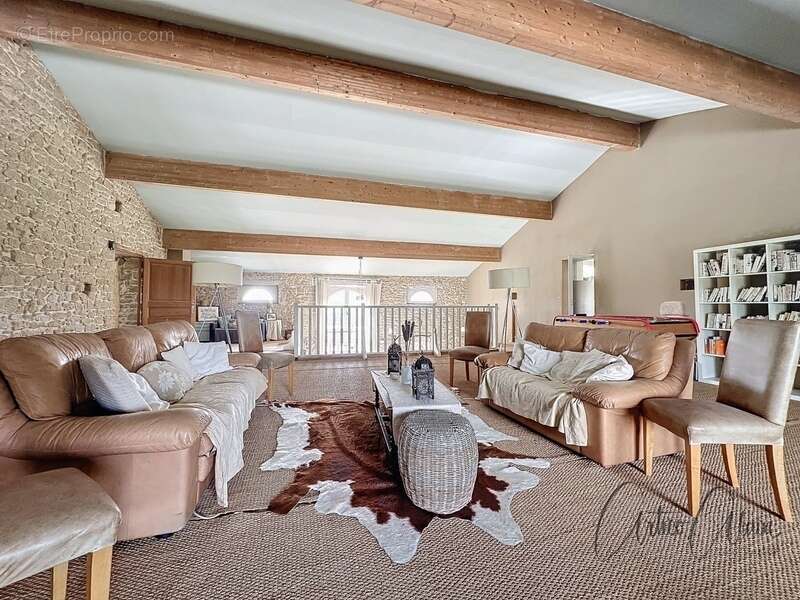 Dpt Haute Garonne (31), à vendre proche de VILLEFRANCHE DE LAURAGAIS maison en pierre de 676 m² - Terrain de 3 400m² - photo 6