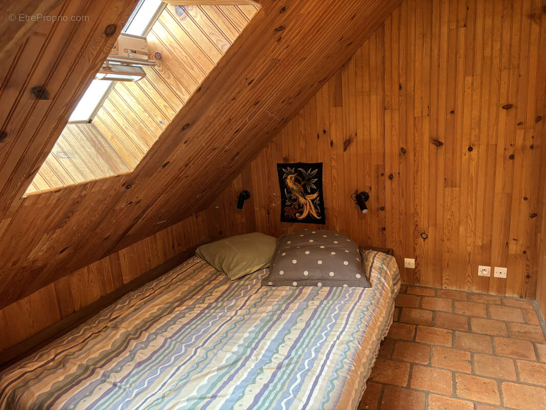 Maison à SAINT-CLEMENT-DES-LEVEES