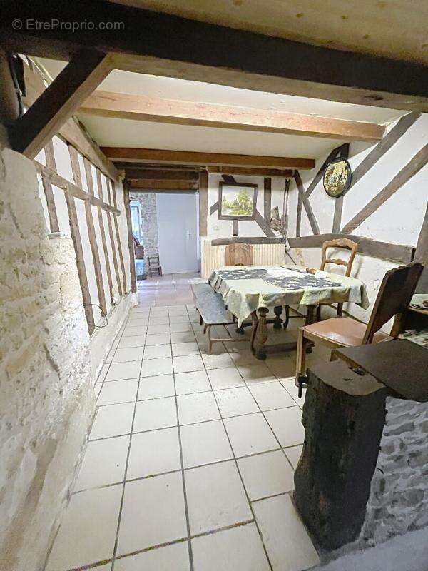 14100  Maison Normande de 137 m²  , 4 chambres 195 000 Euros - photo 8