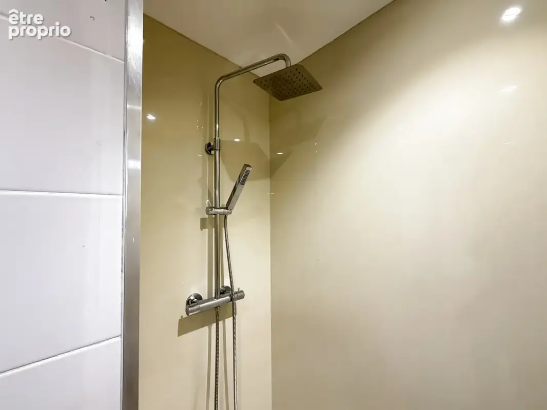 HIDRI IMMO PLUS vous propose un superbe T3 entièrement rénové aux Eaux-Claires, un coup de cœur prêt à vivre - photo 10