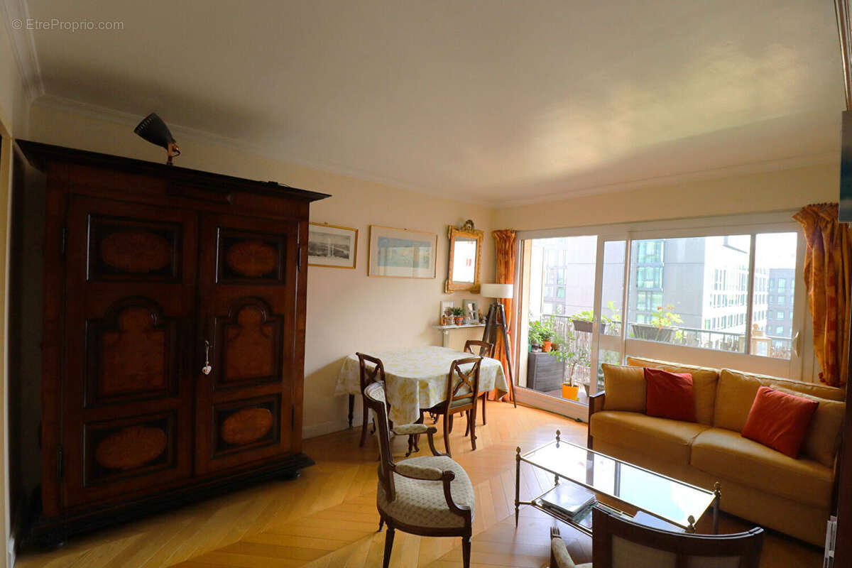 Appartement à ISSY-LES-MOULINEAUX