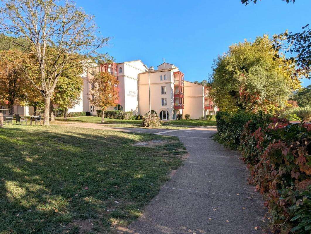 Appartement à LAMALOU-LES-BAINS