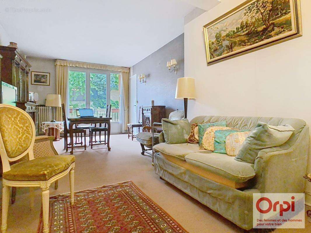 Appartement à ISSY-LES-MOULINEAUX