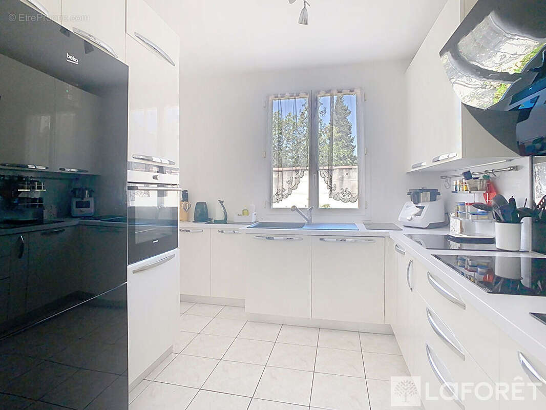 Maison à LA FARE-LES-OLIVIERS