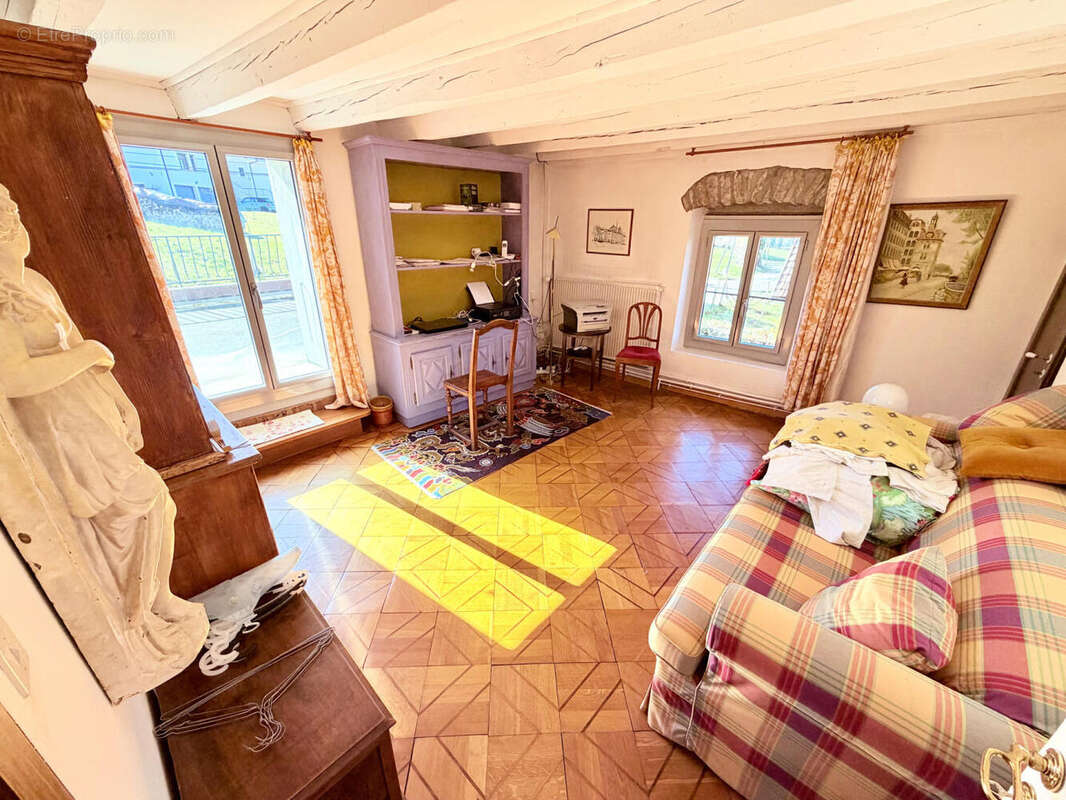 CH 2 - Maison à PRESILLY