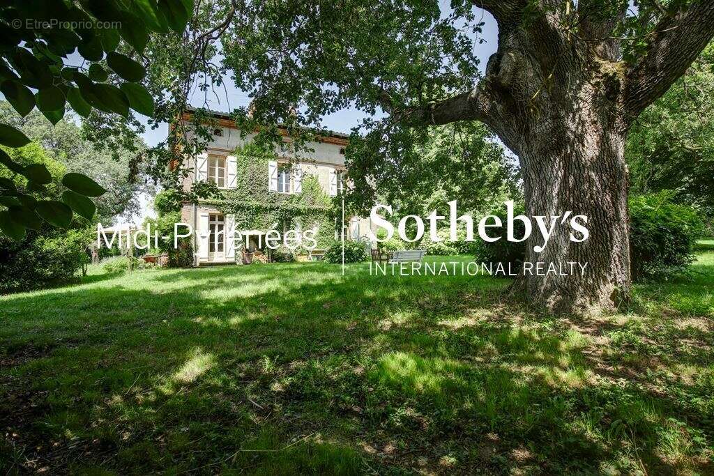 Propriété familiale avec deux maisons, parc piscine et tennis ! - photo 14