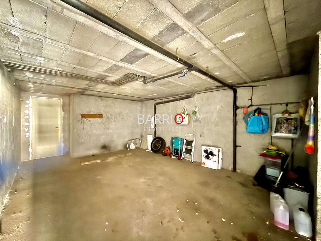 Parking à SAINT-CYPRIEN