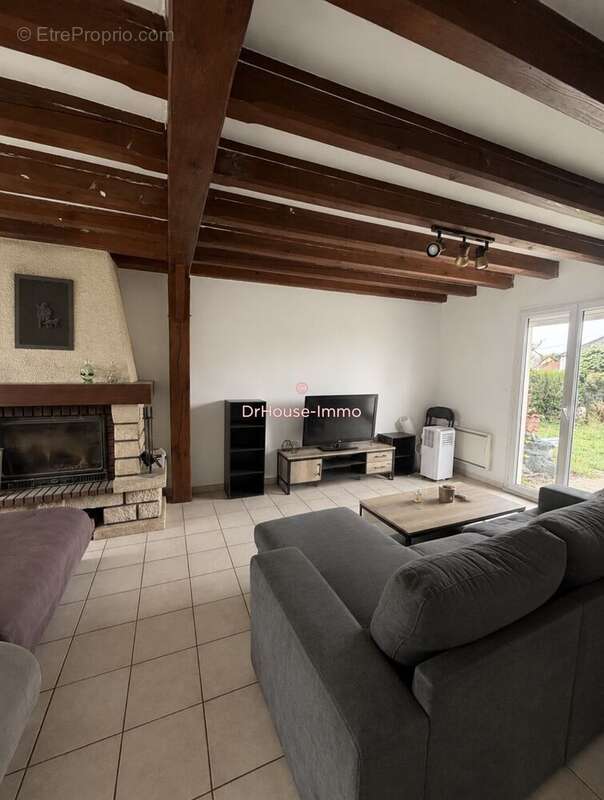Maison à AMILLY