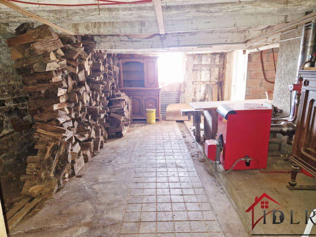 RARE   Maison de Village avec Vue et Potentiel à Coiffy-le- - photo 10