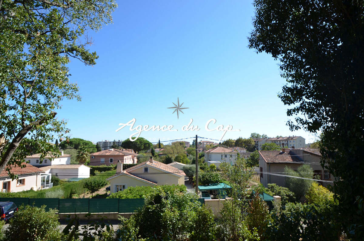 Terrain à FREJUS