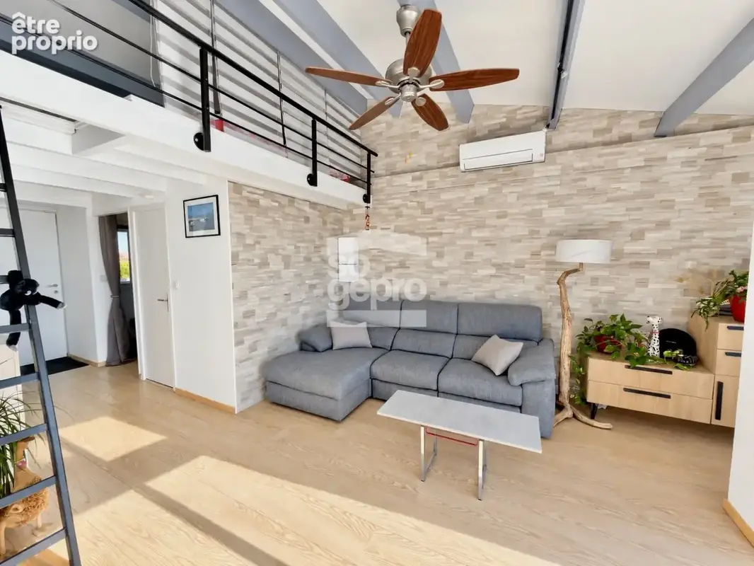 Réf : 2342 - Vente 3 Pièces avec magnifique vue sur le Port, sur l'île des Marinas ! - photo 8