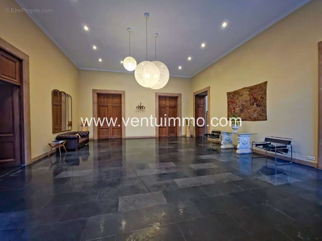 Appartement à ROQUEBRUNE-CAP-MARTIN